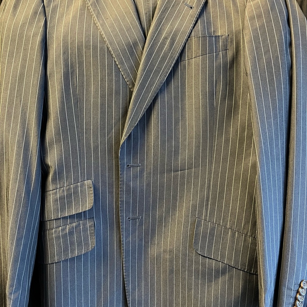 Gorgeous Paul Smith London “Byard” suit in excellent condition